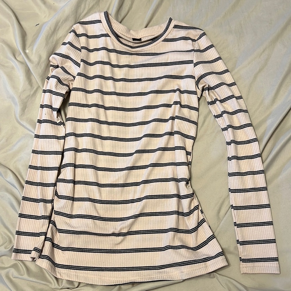 Small long sleeve maternity shirt